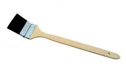 회화를 니스로 칠하기를 위한 까만 강모 방열기 페인트 붓